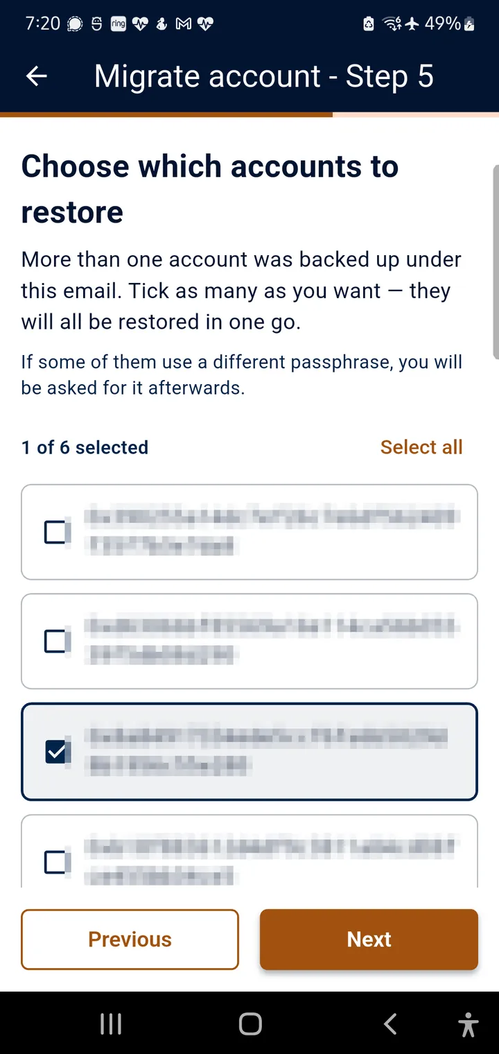 teckel App User Guide 27 Left: several Accounts were backed up under the same e-mail address — tick the ones to restore